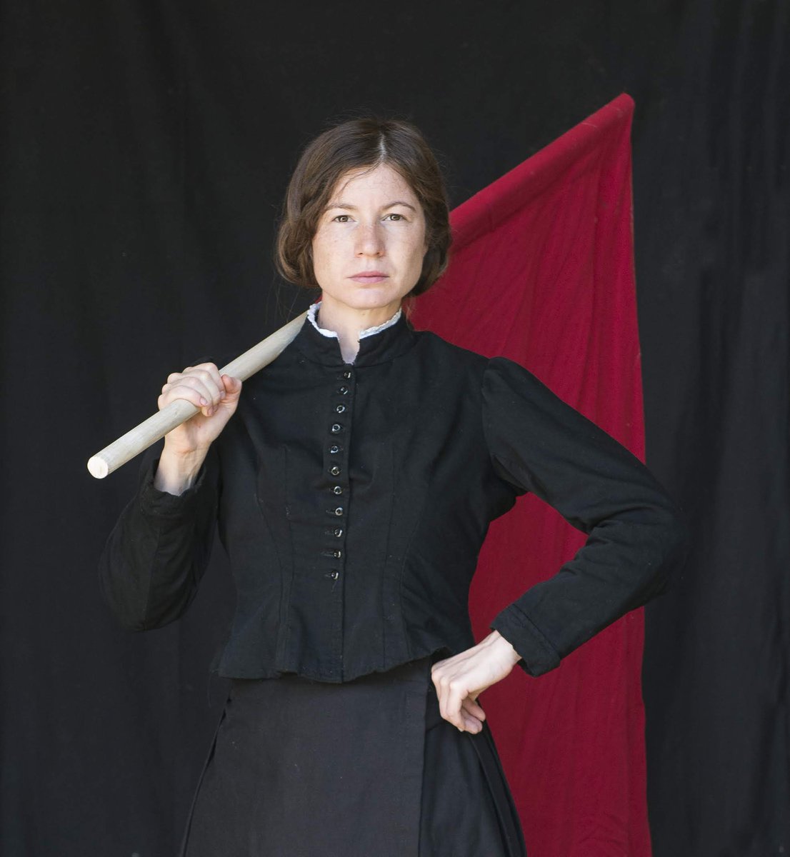 CompagnieTOC's tweet image. La Plume et le fusil au lycée Chartier de Bayeux 
c&apos;est mardi 6.12.22 à 10 h et 15 h !!! 
avec Emilie Paillard / textes de Louise Michel 
letoc.fr/Formescourtes/…
#Bayeux, #lycéealainchartier, #LouiseMichel 
Photo © Eric Morin