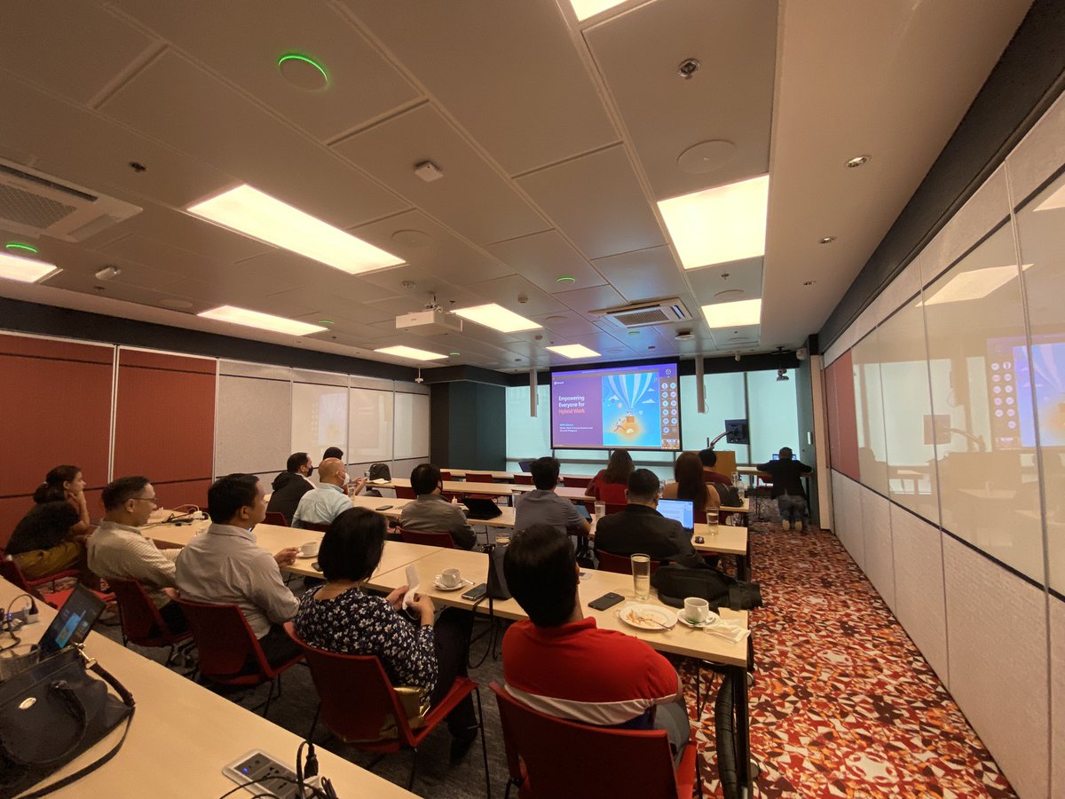 ePLDT's tweet image. HAPPENING NOW

Reimagining the Future of Work: A Virtual Enterprise Forum at the @MicrosoftPH 

#ePLDTBetterWithCloud #MSTeamsCalling