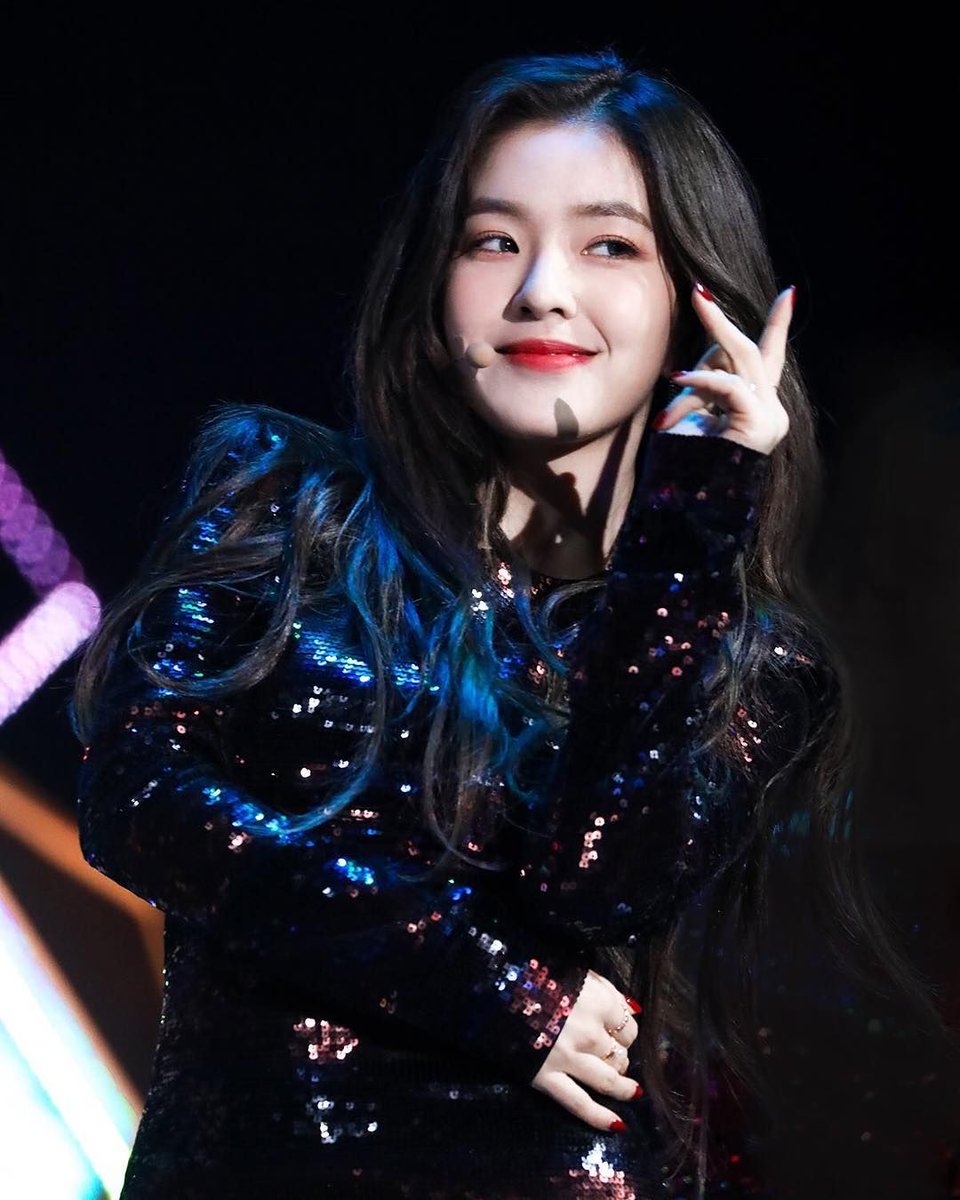 BJH_Philippines's tweet photo. The Legendary MAMA 2017 Performance. This still remains a highlight among highlights in our 9 Hyuntastic Years with Irene. 

#2017WithIRENE https://t.co/FXkIV3OVrf