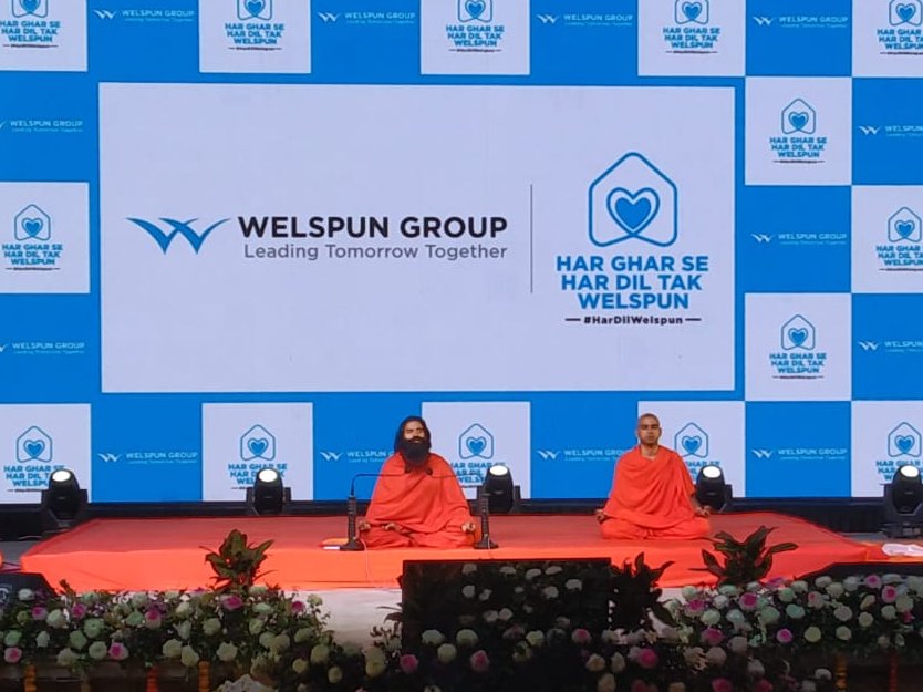 bst_official's tweet photo. आदरणीय @BKGoenka जी, @TheWelspunGroup
 के द्वारा कच्छ गुजरात की मरुभूमि की लगभग 3000 एकड़ जमीन पर सुन्दर पुरुषार्थ किया है जिससे करीब 5 लाख परिवार पल रहे हैं, यह है भारत के विकास का नया कीर्तिमान, नया आदर्श, नई प्रेरणा @yogrishiramdev https://t.co/S25hbWNBWk