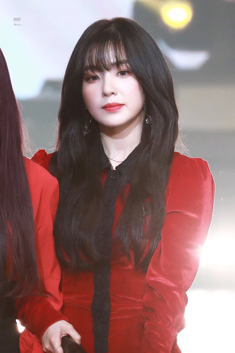 noubbie's tweet photo. 2017 also gave us this bang-Irene. We all went crazy for her that night

'9 HYUNTASTIC Years' with #IRENE 💗

#2017WithIRENE #IRENE #아이린 #RedVelvet https://t.co/K8uJy42wZo