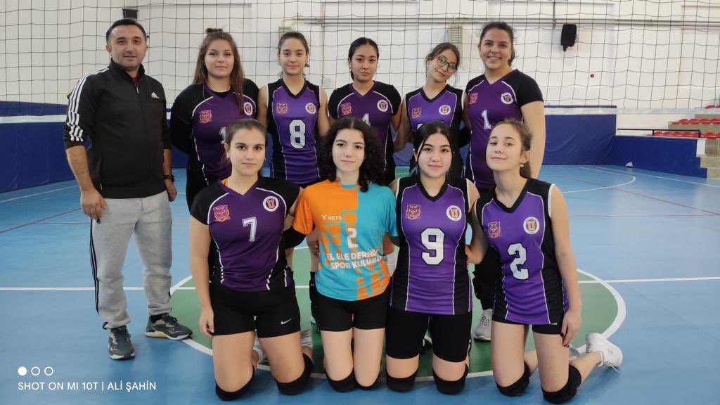 UOUnye's tweet photo. Okul sporları adı altında düzenlenen genç kızlar voleybol ilçe 1. liği grup müsabakasında Özel Ünye Uğur Okulları Ünye Anadolu lisesini 3-1 mağlup etmiştir.Takımımızı tebrik eder,başarılarının devamını dileriz.👏👏👏
@nilcicek @ardaergez @ErhanKirbac @MehtapKbdy @yakupoglu_ziya https://t.co/2ImxKw5F2d