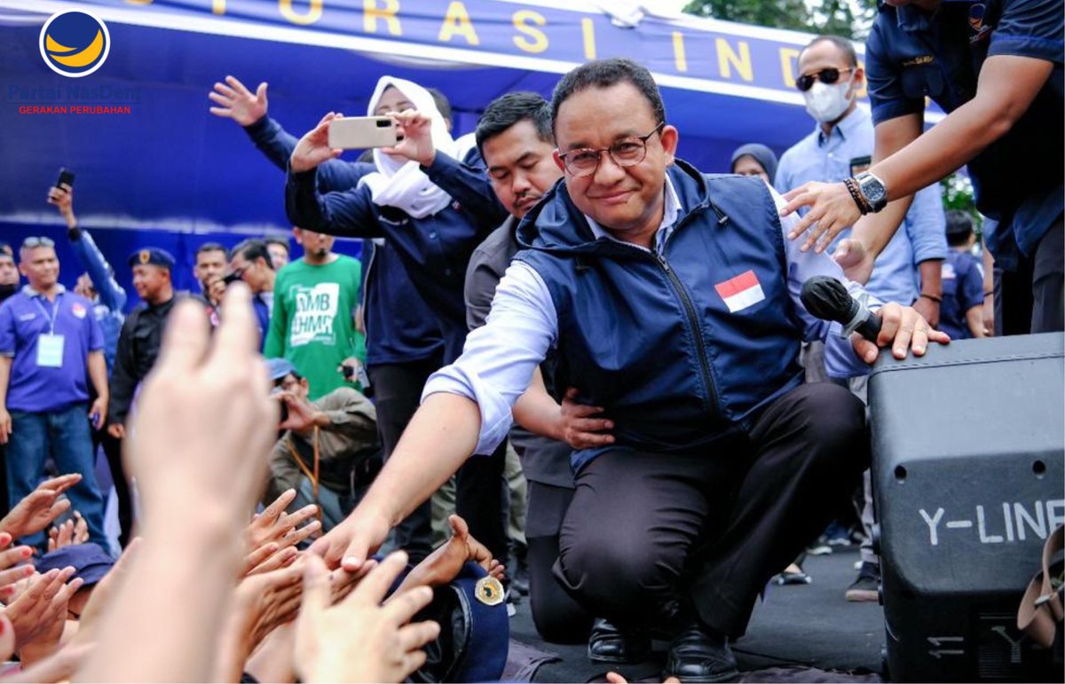 NasDem's tweet photo. Calon presiden dari Partai NasDem, Anies Baswedan tiba di Kota Pekanbaru, Riau. Kedatangan Anies disambut antusias oleh ribuan masyarakat, Minggu (4/12/2022). 

#PartaiNasDem #SafariKebangsaan #AniesBaswedan #ItsTime #RestorasiIndonesia https://t.co/WR3BNWYjYG