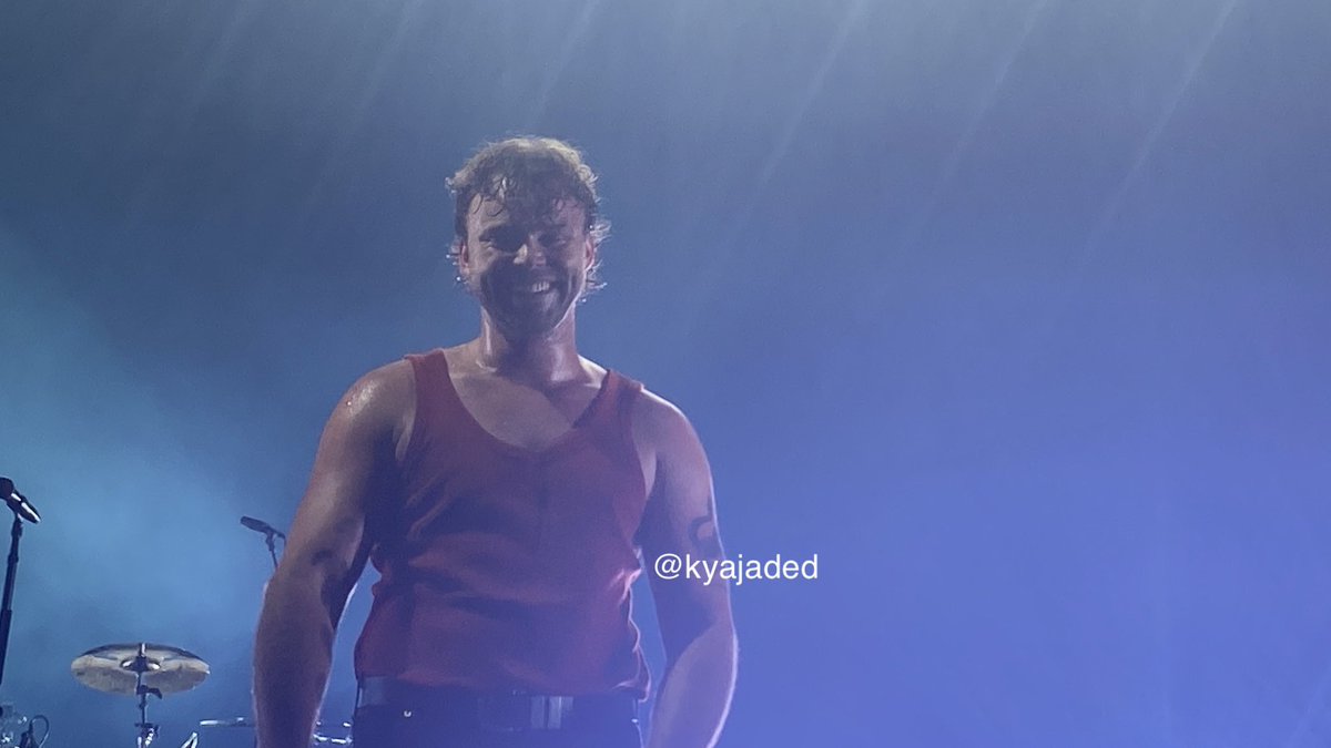 kyjaded's tweet photo. My new favourite photos that I have ever taken @Ashton5SOS
#5sosperth https://t.co/YZNYy8VeS8