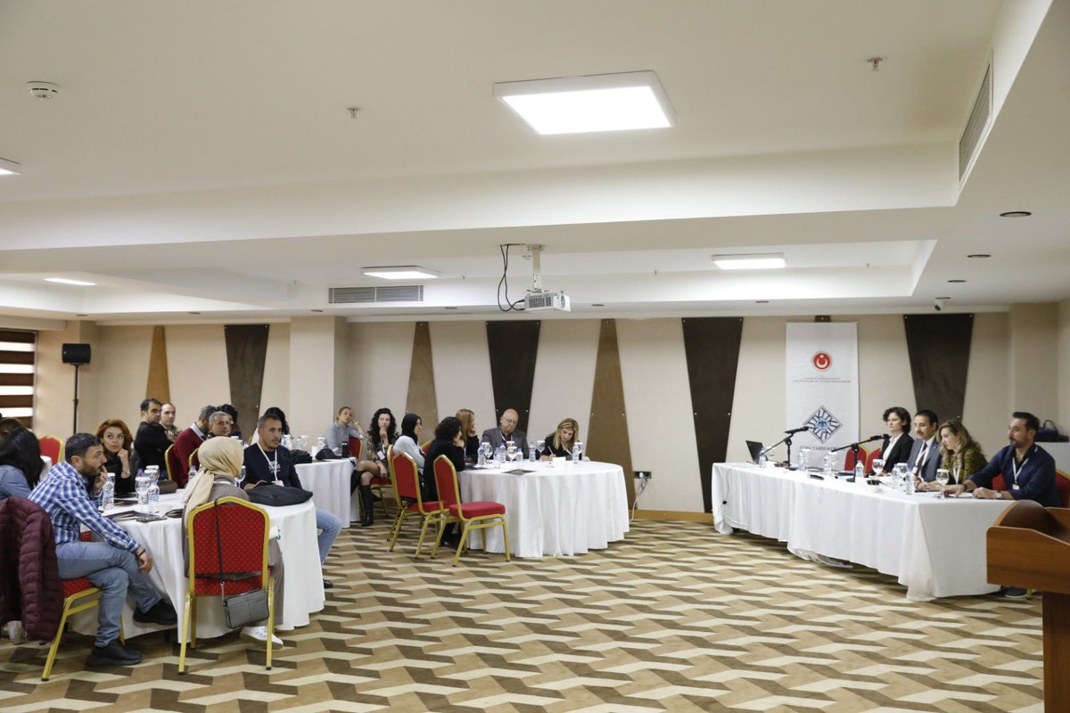 ttkgovtr's tweet photo. Kurumumuz ve Millî Eğitim Bakanlığı Özel Eğitim ve Rehberlik Hizmetleri Genel Müdürlüğü iş birliğiyle düzenlenen "Tarih Eğitimine Yönelik İçerik Hazırlama Çalıştayı" kapsamında öğretmen ve akademisyenlerimiz çalışmalarına başladı...

#TarihEğitimi
@MebOrgm https://t.co/gPXvFRjt0b