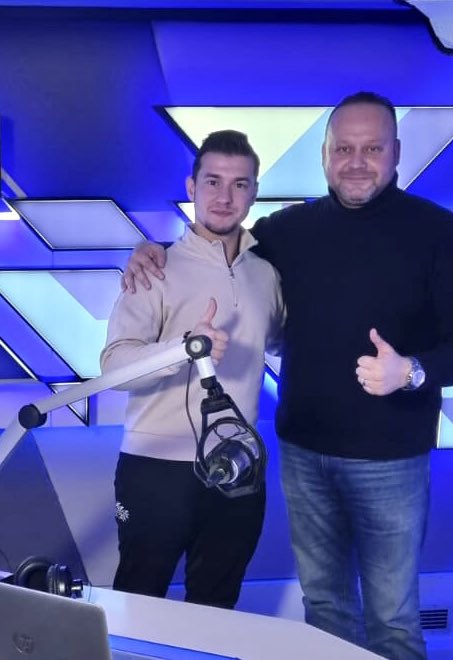 nazimturknas's tweet photo. Dünya’nın 1 numarası Üçleme’ye konuk oldu!

Karate’de Olimpiyat 3. sü, Dünya ve Avrupa Şampiyonu Ali Sofuoğlu ile çok keyifli bir sohbet gerçekleştirdik.

Karizması, çalışkanlığı, söylemleri ve hedefleri ile örnek bir sporcu olmasından dolayı teşekkürler 🙏 👍🏻
@alisofuoglu95 https://t.co/u4gOycqktg