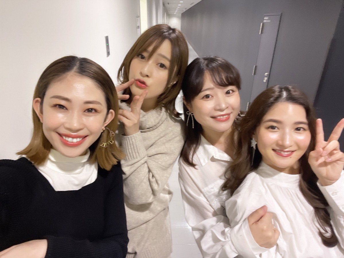 hisakaiio's tweet photo. #BestArtist2022 (#日テレ)
生放送 お疲れ様でした！
シビれた〜！

演奏後のストリングス チームでパシャリ📸 https://t.co/G6CaFnBO7h