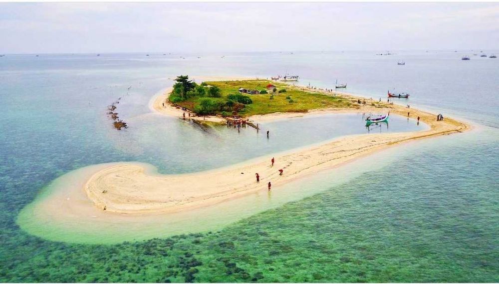 EastJavaTourism's tweet image. #GiliPandan, a small island located in Giligenteg, Sumenep #EastJava. An uninhabited island that has a beautiful white sandy beach
📸instagram.com/aji.caesar