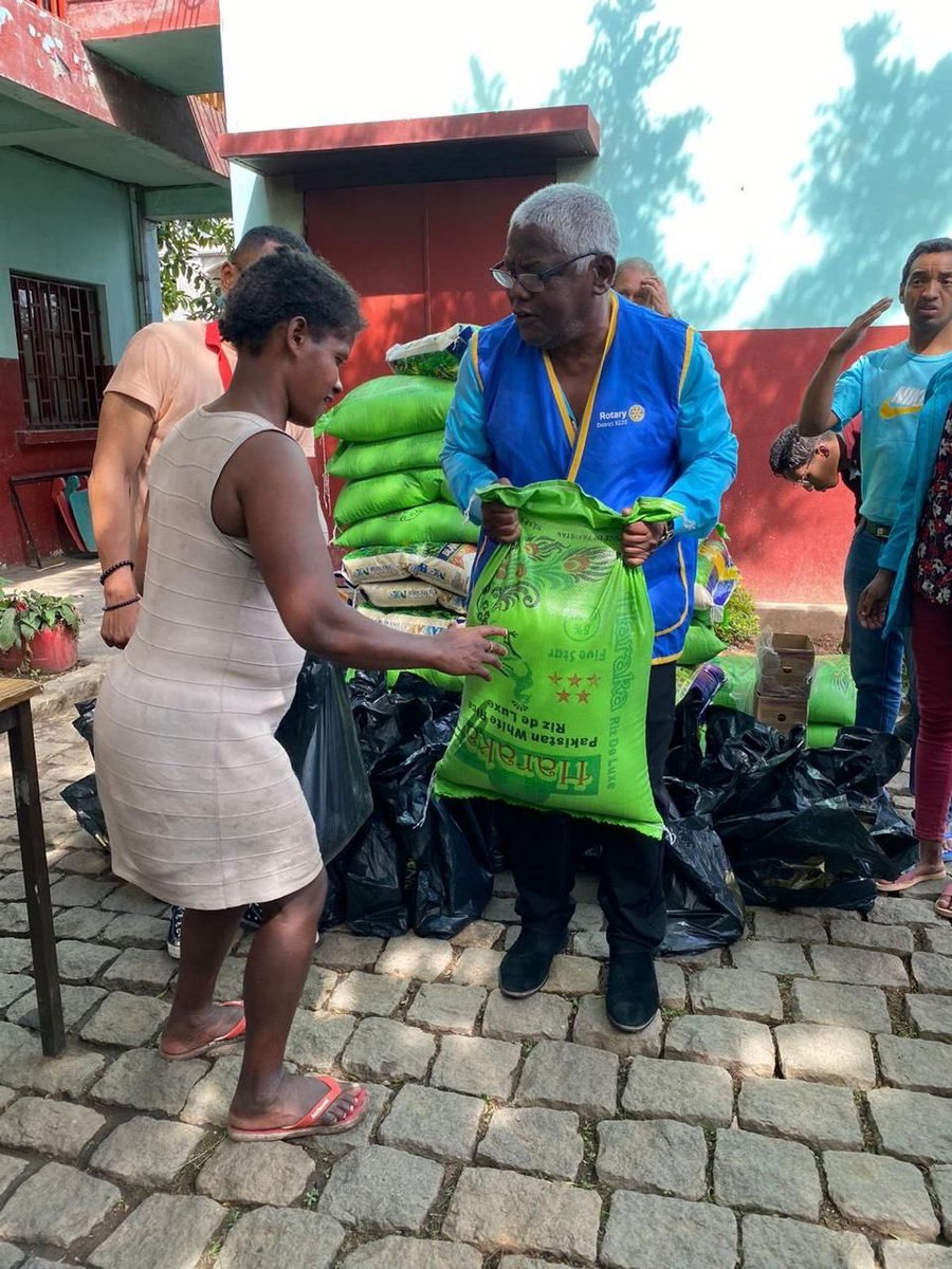 RotaryAlizes's tweet image. Retour sur l’action du 18 novembre 
Don de produits de première nécessité pour le Centre NRJ situé à Andavamamb. Contribution des clubs Rotaract Club Antananarivo Faneva  RC Saint-Denis Alizés et du RC Hermitage Lagon. 

#District9220 #serviceaboveself #Rotary #rotaryalizes