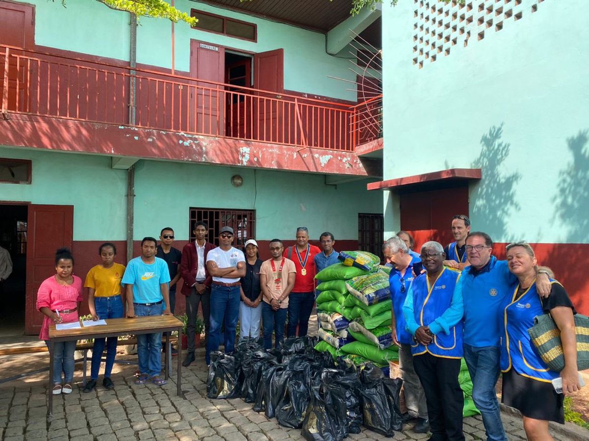RotaryAlizes's tweet image. Retour sur l’action du 18 novembre 
Don de produits de première nécessité pour le Centre NRJ situé à Andavamamb. Contribution des clubs Rotaract Club Antananarivo Faneva  RC Saint-Denis Alizés et du RC Hermitage Lagon. 

#District9220 #serviceaboveself #Rotary #rotaryalizes