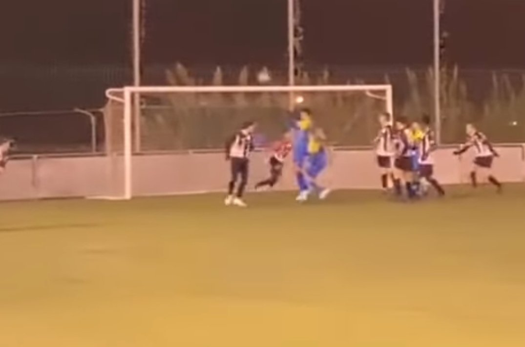 🧔🏻 Cuarta Catalana G5
🗓 Sábado 03 Diciembre 2022
⏰ 18H
🏟 Mpal Canet de Mar 
⚽️ FC CANET 4 - <a href="/CEPladenBoet1/">C.E.Pla d'en Boet</a> 2
📌 Jornada 11
 #Mataró #canet #maresme #catalunya #futbolcat #4cat5 #futbolmaresme