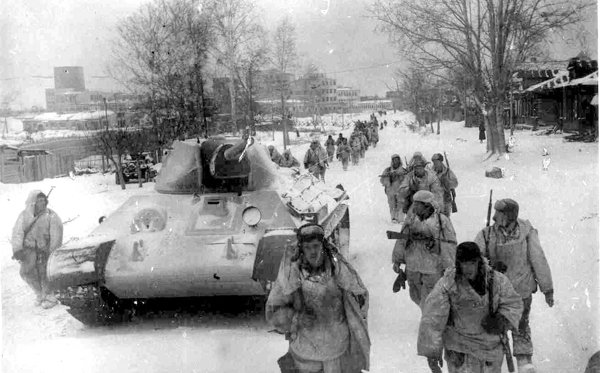 День воинской славы.
5 декабря 1941 г. - началось контрнаступление Красной Армии под Москвой, в результате которого немецкие войска были отброшены от Москвы на 100-250 км.