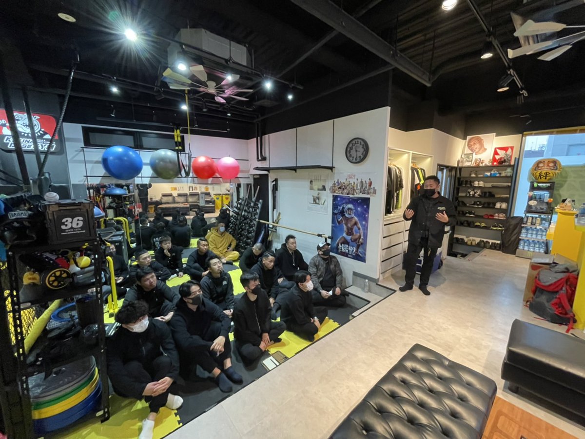 BONDS520's tweet photo. 【BONDS SEMINAR】
・警備業の歴史
・警備業法/関係法令
・2号雑踏警備業務について
・BONDS SECURITYとしての心構え
＃KIZUNABASEGYM　＃KIZUNABASE
＃警備業　＃現任教育 　＃BONDSSECURITY
＃ボンズ　＃BONDS https://t.co/ajfZKrVLog