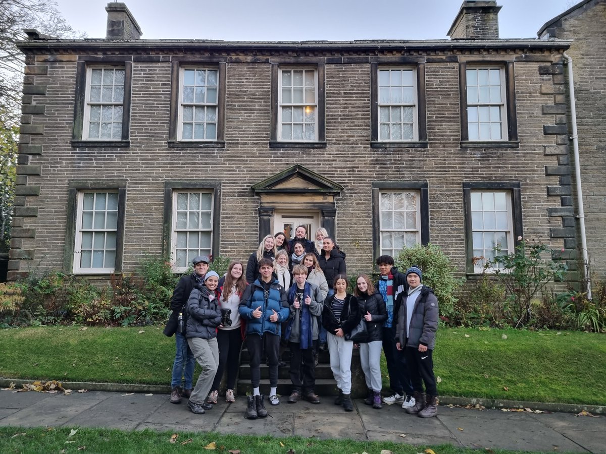 BromsEnglish's tweet photo. Getting Gothic! https://t.co/rOtAbnLMgN