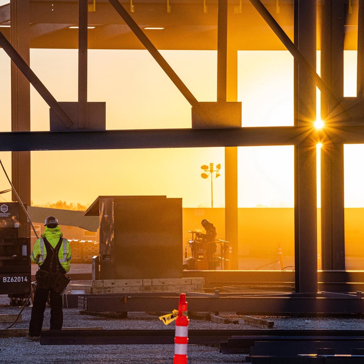 Ford's tweet photo. Ford and SK On broke ground at BlueOval SK Battery Park, where our joint venture – BlueOval SK – has invested $5.8B to produce advanced batteries for future @Ford &amp; @LincolnMotorCo #EVs, slated to start production 2025, creating 5,000 new jobs in KY. #BuiltForAmerica #BlueOval_KY https://t.co/vWfd13rC7H