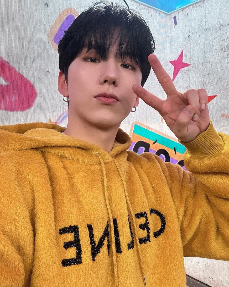DeepBluekh's tweet photo. 221205 #기현 #KIHYUN 

[ yookihhh ]

play! https://t.co/mXA2z1WMZL