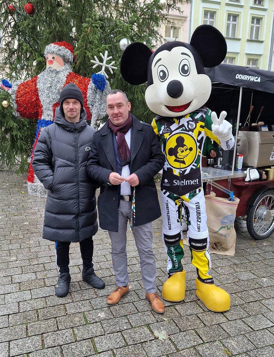 FalubazZG's tweet photo. Kawa z Buczkiem za nami :) Dzięki wszystkim za spotkanie 👊
#KSF23
#OdkrywcaCoffee
#CoffeeHunter https://t.co/5HZGsOXUpi