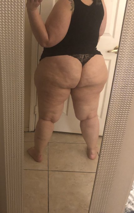 I know you missed this ass! https://t.co/8YAhDcf26d https://t.co/qKw2a9ifyq