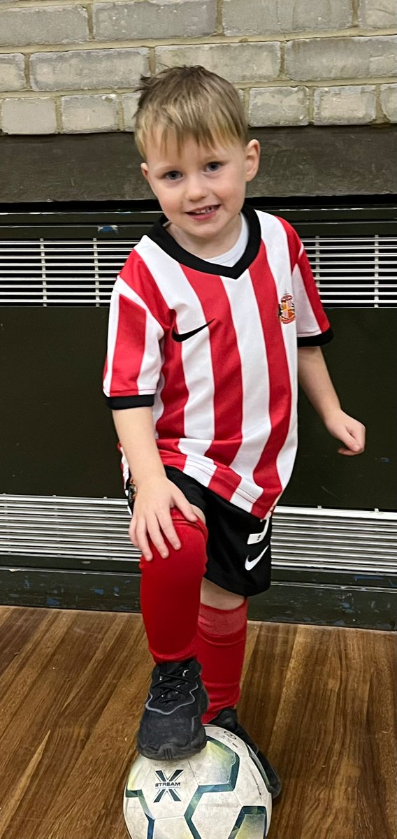 Join us tonight for Little Strikers at Greenfield Academy, Newton Aycliffe!

#littlestrikers #newtonaycliffe #kidsfootball