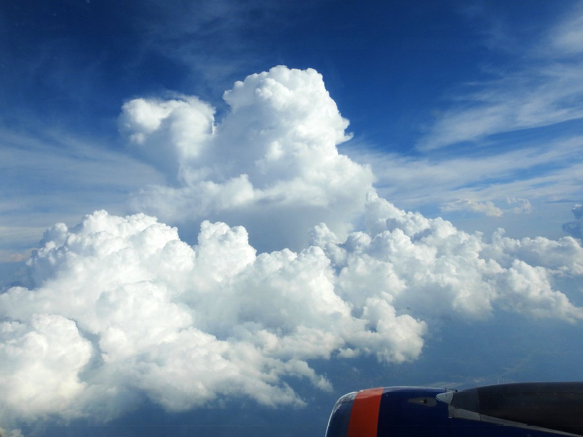 aviaserver's tweet photo. Beautiful and dangerous 🤩
#️⃣
#clouds #flight #sky #aircraft #engine #windowseatview #windowseatplease #aviaserver https://t.co/ae56ZWXYdZ