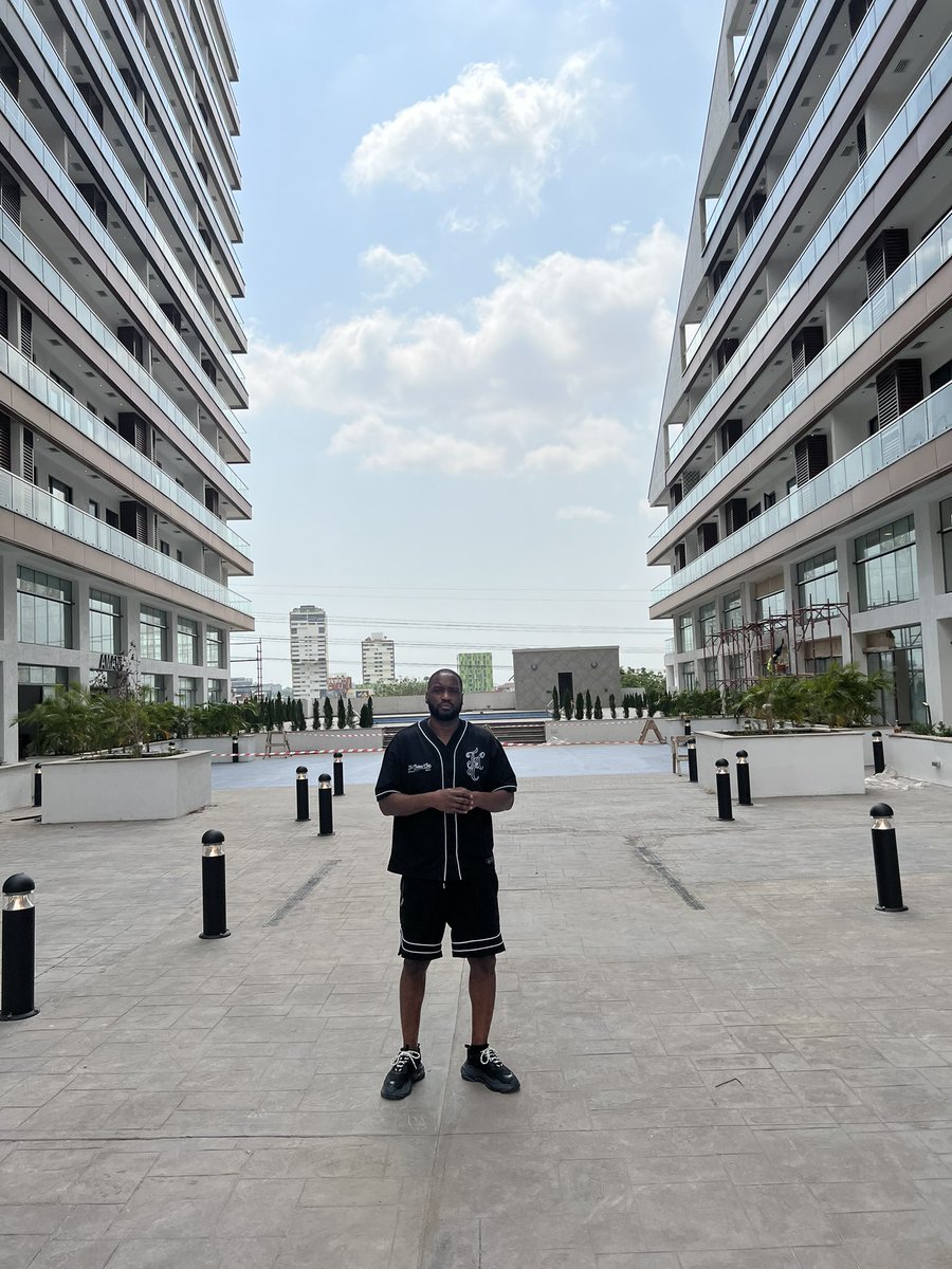 How it started vs how it’s going 🇬🇭