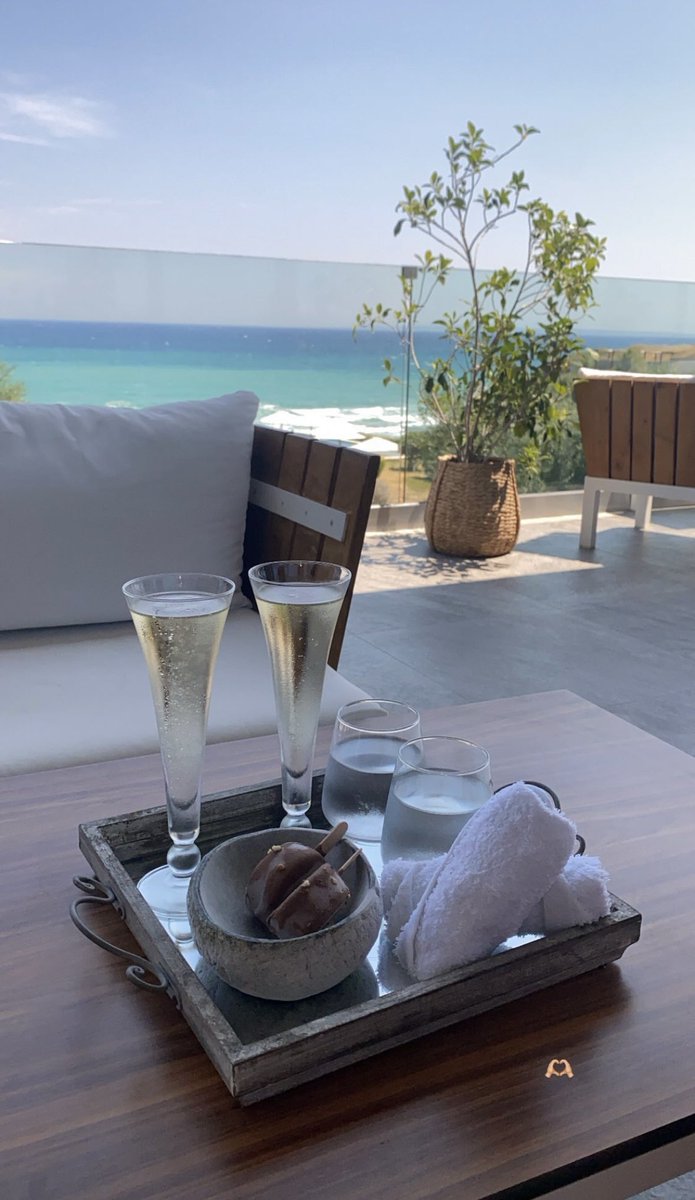Wishing I was back in Greece 🕊️