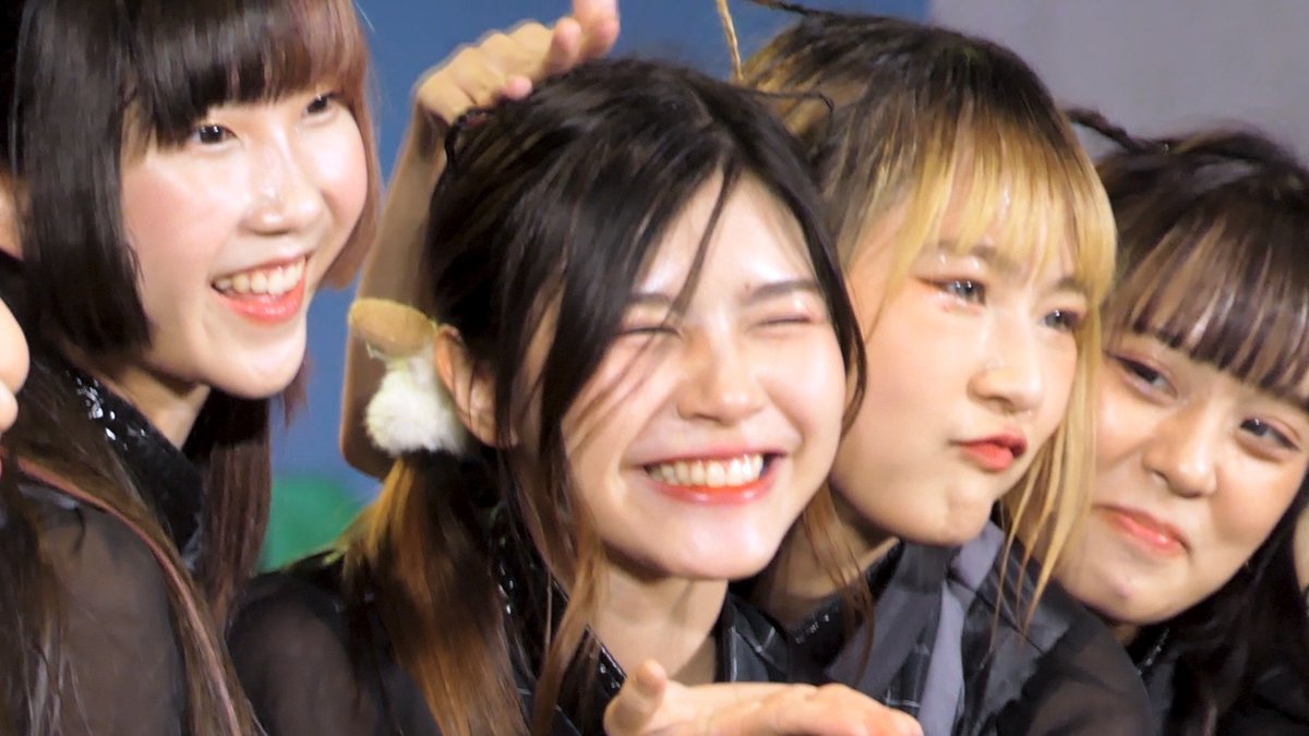 orenoidol2's tweet photo. 221126 [Fancam] Beauty Sumomo - Magical Parade + Haretoke! Appare! Japanese! @ ANA FES Thailand

พบคนโดนเพื่อนแกล้งบนเวที 1 อัตรา 🧡🤭

https://t.co/vuKMrfxIon

#BeautySumomo #Sumomo  #ANAFES https://t.co/uOHywGFXen