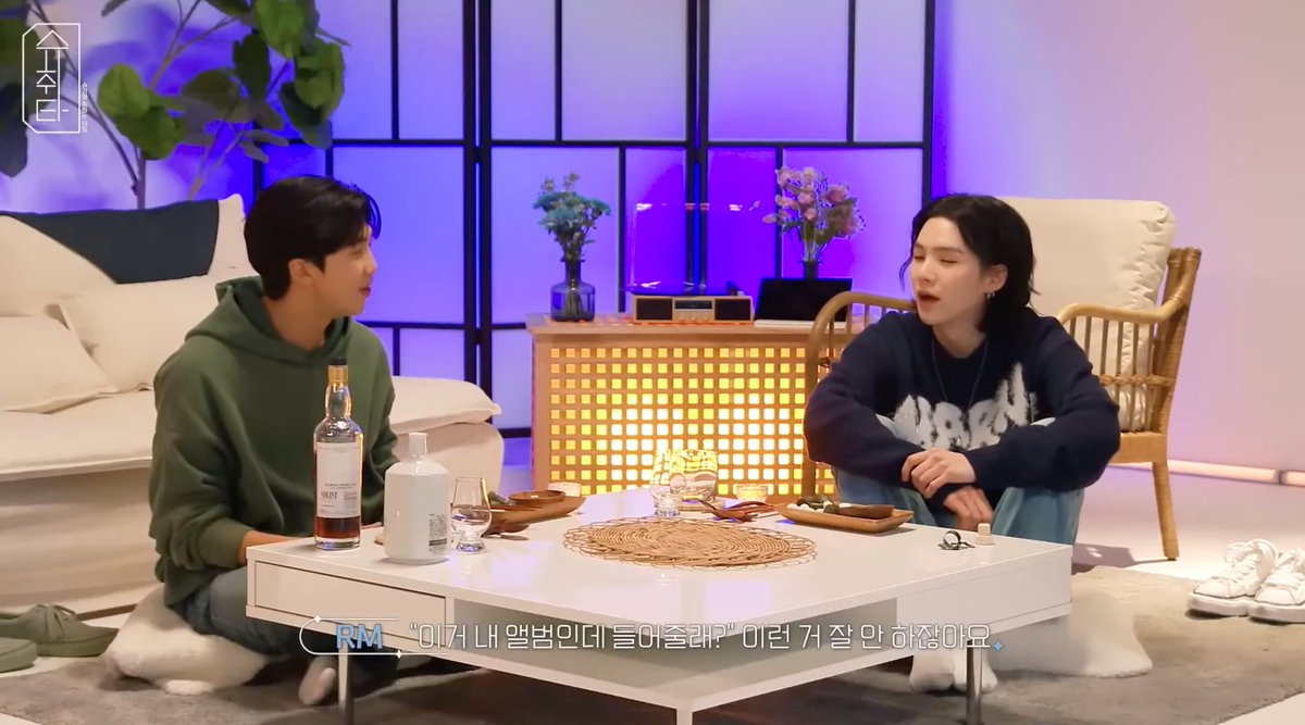 [#ชูชวีทา] สาเหตุที่ให้ #jhope ฟังเพลง #Indigo ทั้งอัลบั้มก่อนปล่อย

#RM: พวกเราไม่ค่อยพูดออกมาว่า ‘นี่อัลบั้มฉันนะ ลองฟังมั้ย’ แต่ตอนก่อนโฮบี้ปล่อย #JackInTheBox ผมคิดว่าผมน่าจะเป็นคนแรกที่ได้ฟังเพลงทั้งอัลบั้มอย่างเป็นทางการเป็นคนแรก ผมเลยบอกเขาว่า ‘ไว้อัลบั้มฉันพร้อมเมื่อไหร่’