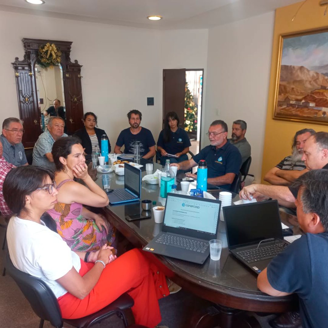 conarcoop's tweet photo. 😌Felices de terminar el año unidos, pensando en lo que se viene, enfocados en seguir progresando y creciendo como sector.

#fecovijuy #fercoa @fetracoopfeder1 @fecootra  
#Fopal #CTF @Redgraficacoop https://t.co/TEleadOSzC