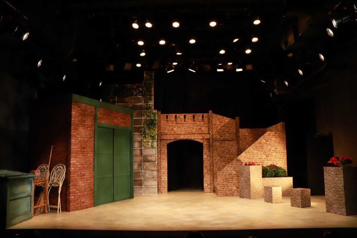 実はそう。
カテコの時、
舞台セットと人物が逆転してるのが、マジカルマジカル。

#空トコ
#ハグハグ共和国 