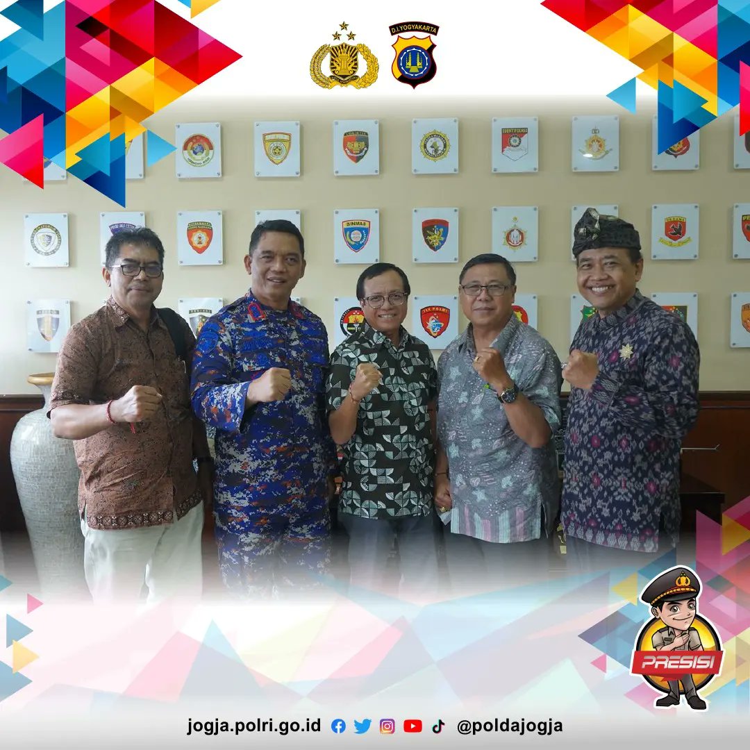 PoldaJogja's tweet photo. Diharapkan ke depan, melalui pertemuan tersebut memberikan manfaat yang positif dalam mendukung moderasi beragama yang selalu digaungkan oleh Pemerintah.
#PoldaDIY #PoldaJogja #PHDI #Prambanan https://t.co/iCsHYyiL5b