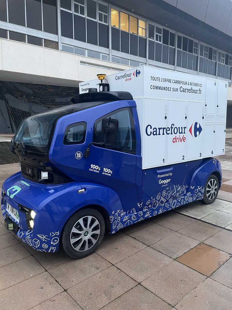 FBayre's tweet photo. Inauguration ce matin du 1 er véhicule de livraison entièrement autonome qui circulera sur routes publiques par @ChristopheBechu Ministre de la transition écologique et de la cohésion des #territoires et @bompard ! Une première en 🇫🇷 https://t.co/cKIA0EOMcn