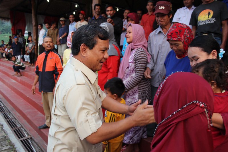 Waktu itu Ketua Umum Himpunan Kerukunan Tani Indonesia (HKTI), rentang 2005-2015. Pak Prabowo sering melakukan kunjungan ke daerah melihat langsung potensi dan hambatan pertanian di Indonesia
#PrabowoDanaDesa