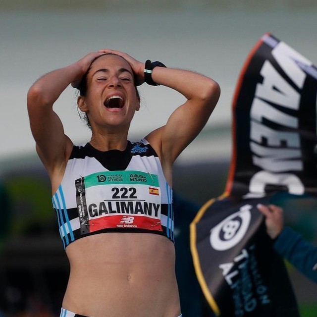 Powerinstep (@powerinstep) on Twitter photo ¡Otra Maratón de Valencia de récord!👇
🥇La atleta española <a href="/marta_galimany/">Marta Galimany</a> (entrenada por <a href="/jordi_toda/">Jordi Toda</a>) ha batido el récord de España finalizando en 2:26:14, mejorando en ¡37 segundos! la plusmarca vigente desde 1995.
¡Muchas felicidades, campeona!👏👏 ¡Otra Maratón de Valencia de récord!👇
🥇La atleta española <a href="/marta_galimany/">Marta Galimany</a> (entrenada por <a href="/jordi_toda/">Jordi Toda</a>) ha batido el récord de España finalizando en 2:26:14, mejorando en ¡37 segundos! la plusmarca vigente desde 1995.
¡Muchas felicidades, campeona!👏👏