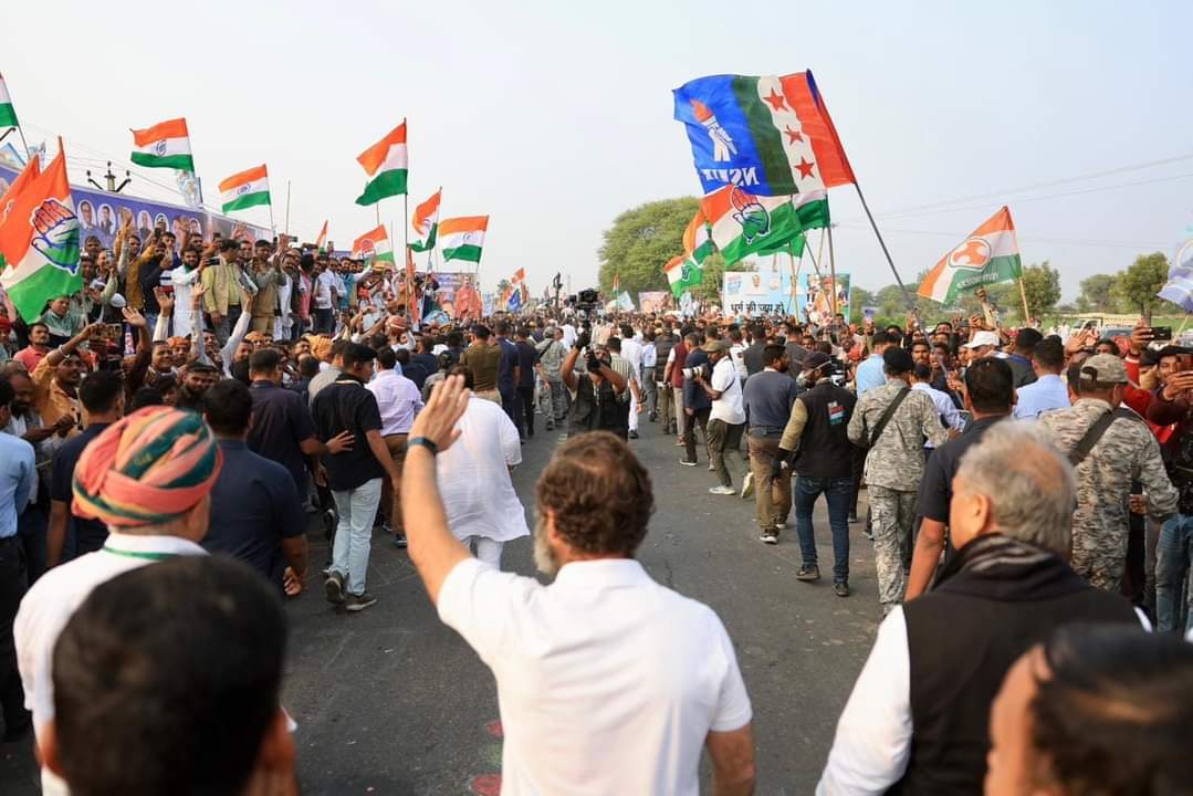 SosalMidiya's tweet photo. एकता का साथ देगा राजस्थान

राजस्थान में हुआ प्रवेश, 
साथ आया सारा देश।
एकता का देगा साथ, 
राजस्थान का हर एक हाथ। 

#BharatJodoYatra
@RahulGandhi https://t.co/PhlBIaAlz8