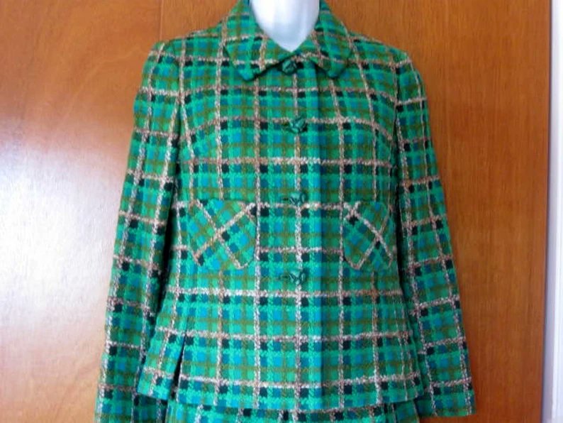 hiwaylady's tweet photo. Vintage Green Plaid Wool Skirt Suit by Jack Clarke https://t.co/26GaBAEm1c via
@Etsy
#wiseshopper #woolsuit #modestclothing #plaidwool https://t.co/XObZtzR6dm
