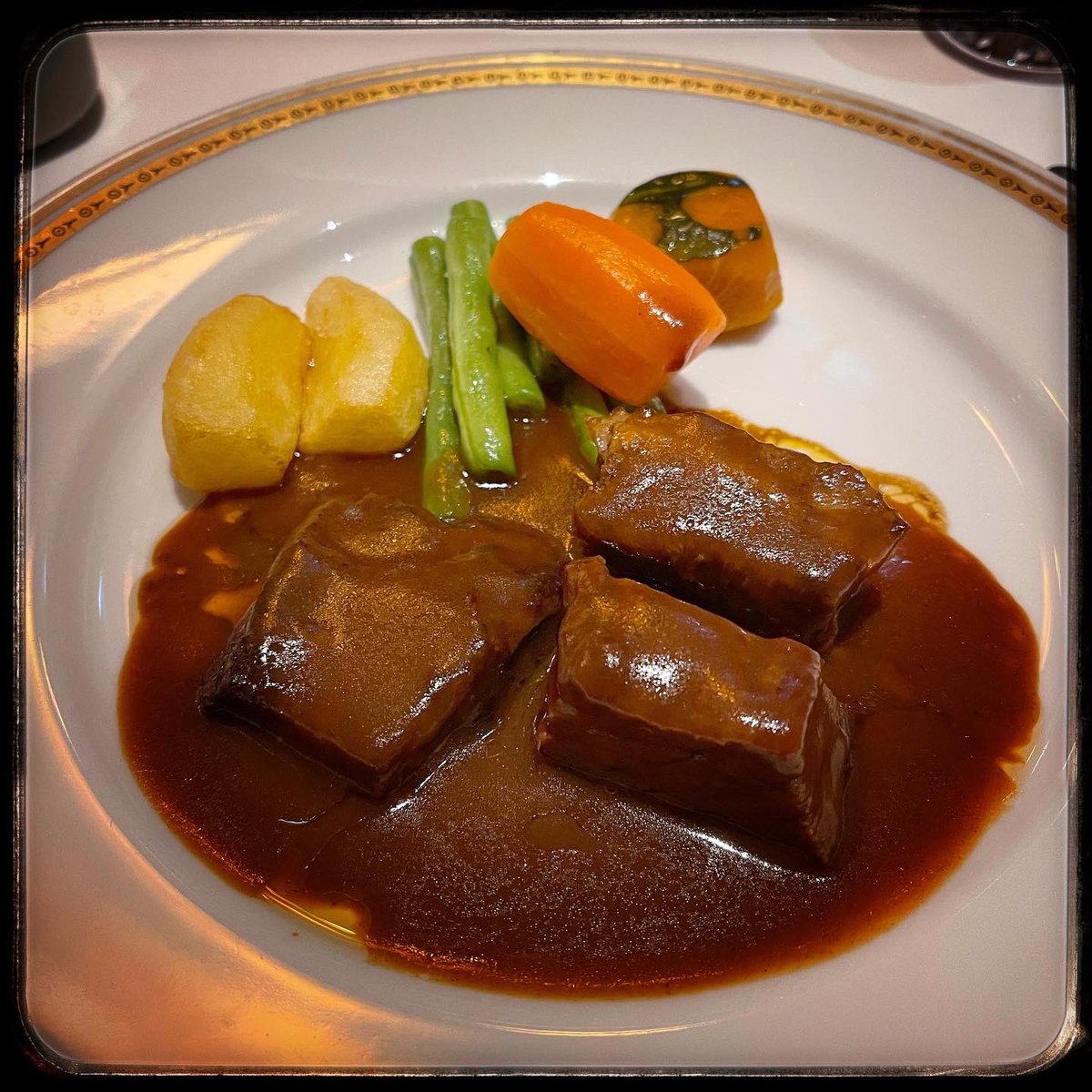 pchie's tweet image. 歌舞伎座『市川團十郎白猿襲名披露』初日。2階の最前列で最高っ☆喜んで観劇に望んだのダガっ主役の團十郎が陰気でオバケ乗っかってるのでわ？とゆう感じ。劇場内もコレ襲名かっ！とゆぅ陰気。終演後のお茶も陰気になる程。パッとしたモノ観ないと〜来週のバレエに期待だー☆ #歌舞伎座 #銀座みかわや