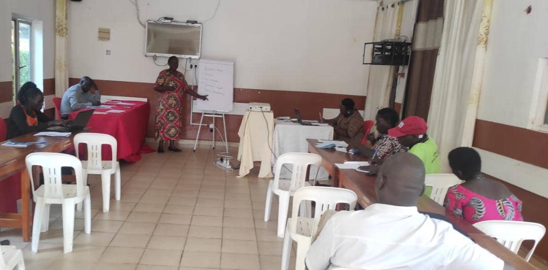 NAFOPHANU's tweet photo. Performance review meetings help in actionable assessment,  recognition and encouragement of project implementers

Happy to inform you that we concluded the Acholi Region review under @USAID/Civil Society Strengthening Activity

#TogetherforaPositiveDifference
#TestTreatAndRetain https://t.co/SeGT4QNvxL