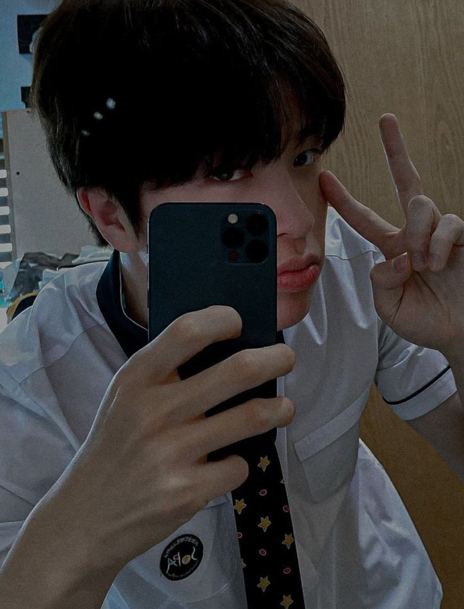 han_soxee's tweet photo. @kyllarthr ✌🏻 https://t.co/VlAXekqI5y