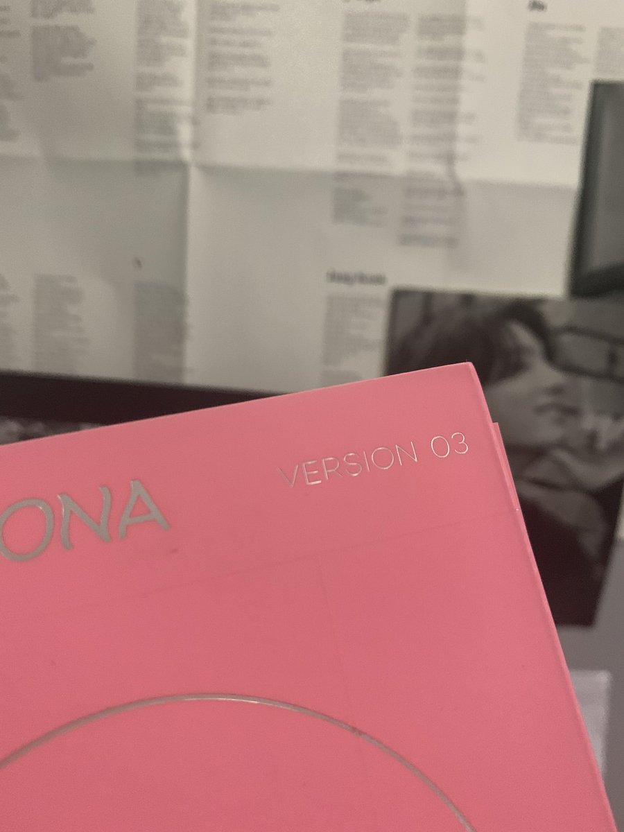 minimonimart's tweet photo. ▀▄▀▄ …🌷wts lfb bts ph

🎀 MOTS Persona Ver. 3
╰ unsealed (cd, pb, filmstrip + notes)
╰ postcard &amp; pc are unoff freebies
╰ 150php +pf (PAYO)

🎟️: 8/10 condition 
💗: onhand ! rcbyt > withluvlala.carrd
💒: no to sensitive buyers
🏄🏻‍♀️: dm/reply to claim https://t.co/qYcClRzzcy