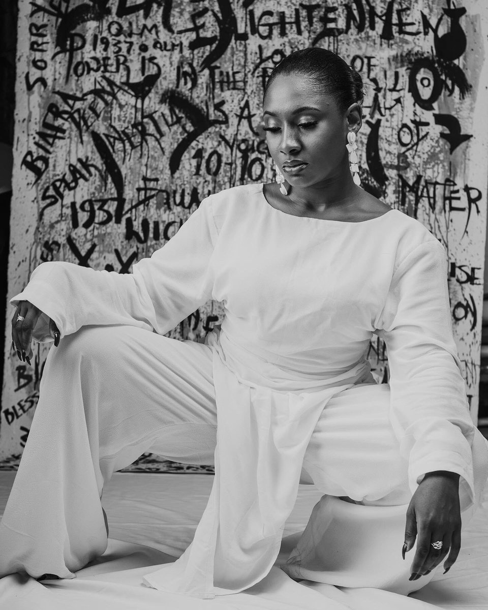 mutteehat's tweet photo. Deena Ade stuns in a #Mutteehat custom outfit for her #missedcalls album release in Lagos. https://t.co/1MsrVujuHx