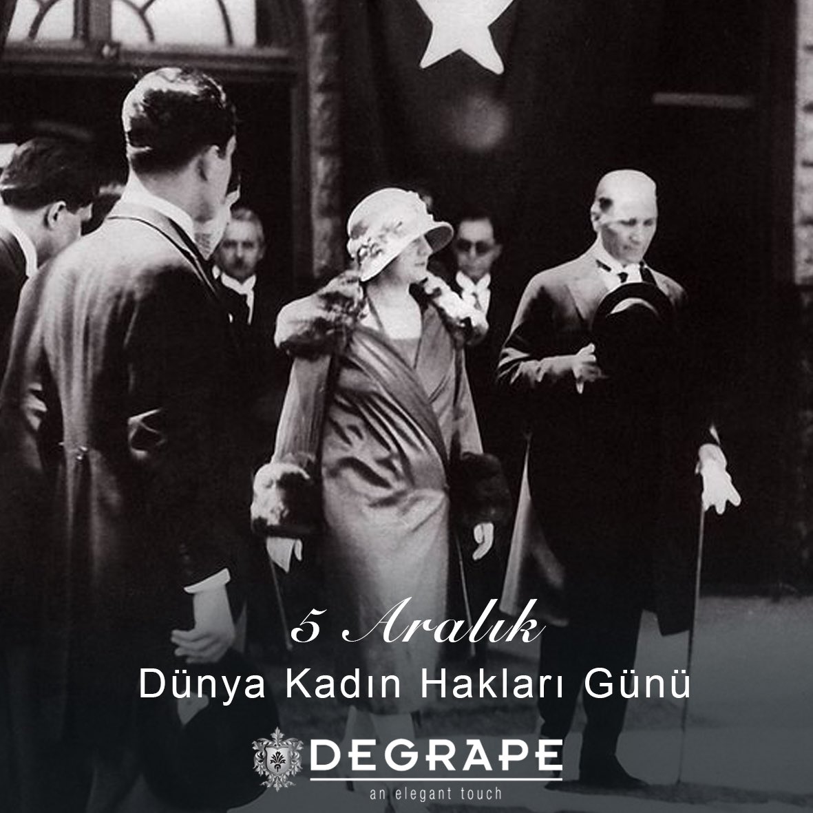 “Kadınları geride bırakan toplumlar, geride kalmaya mahkumdur.”
Mustafa Kemal Atatürk
.
.
#kadınhaklarıgünü #mustafakemalatatürk #5aralıkdünyakadınhaklarıgünü #degrape