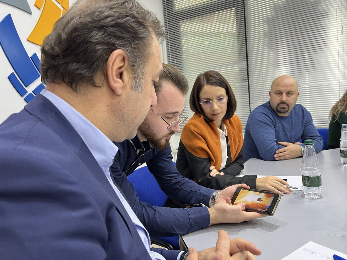 EduardShalsi's tweet photo. 👉Sa bukur të dëgjosh dhe të takosh të rinj fantastikë që synojnë lart dhe arrijnë po aq lart.

👉Shqipëria do të përfaqësohet në NASA Space Apps Challenge nga grupi i të rinjve që ia dolën të nominohen nga juria e këtij konkursi global...Lexo më tepër⬇️⬇️https://t.co/b0IrnMtB26 https://t.co/i5j7hujqP7