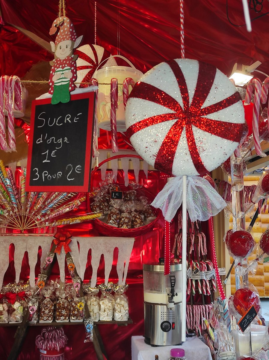 _la_Laure's tweet photo. Sigurm feliç@s...
Ja aprimarem per Gener 🍭 https://t.co/8nXxYCAWM6