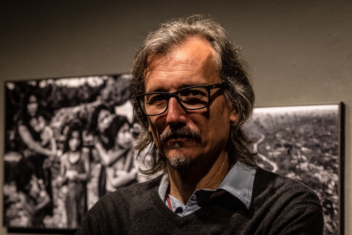 🔴Mira la entrevista a Lalo de Almeida en #WPPBarcelona sobre su trabajo “Distopía amazónica”, premio al proyecto a largo plazo en #WorldPressPhoto2022:

👉youtu.be/oVH1dd4Ujns

🌱Desde el 2013 retrata la destrucción cada vez más rápida de la Amazonía.

📷©<a href="/angelgarciafoto/">angel garcia</a>