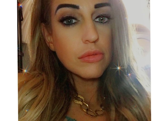 I'm online right now on CamModelDirectory - pay-per-minute system for Skype live shows. Call me right