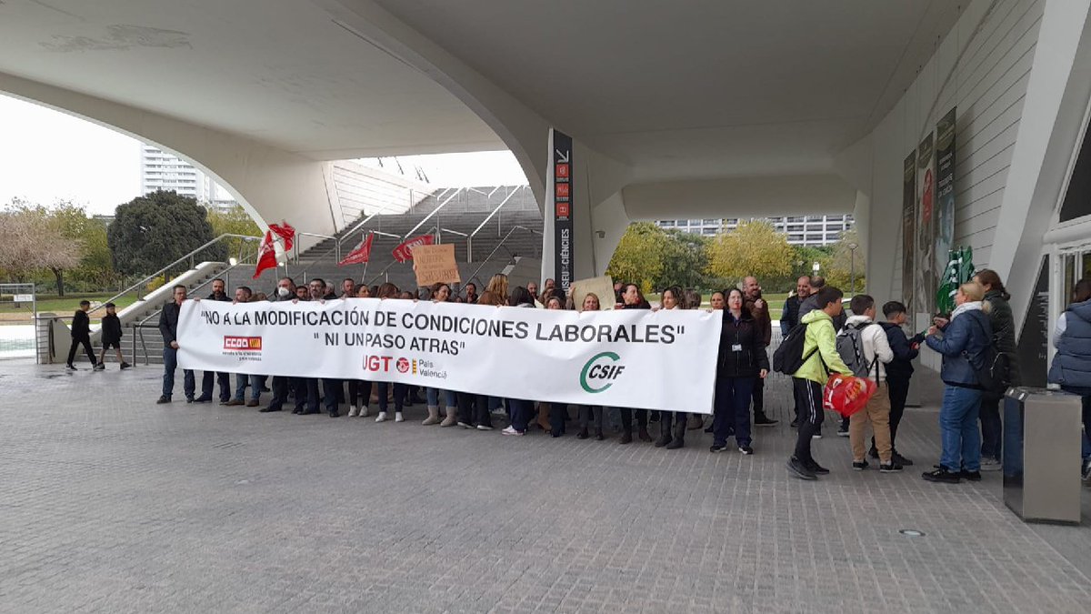 fscccoopv's tweet photo. Hoy paramos en la Ciutat de les Arts i les Ciències de Valencia y cerramos el Museo y el Hemisferic.
CACSA, la empresa pública que lo gestiona , pretende realizar una modificación sustancial que supone un retroceso en materia de igualdad y conciliación.
👇
https://t.co/vWYGwrHpd7 https://t.co/XGle6IDDTW