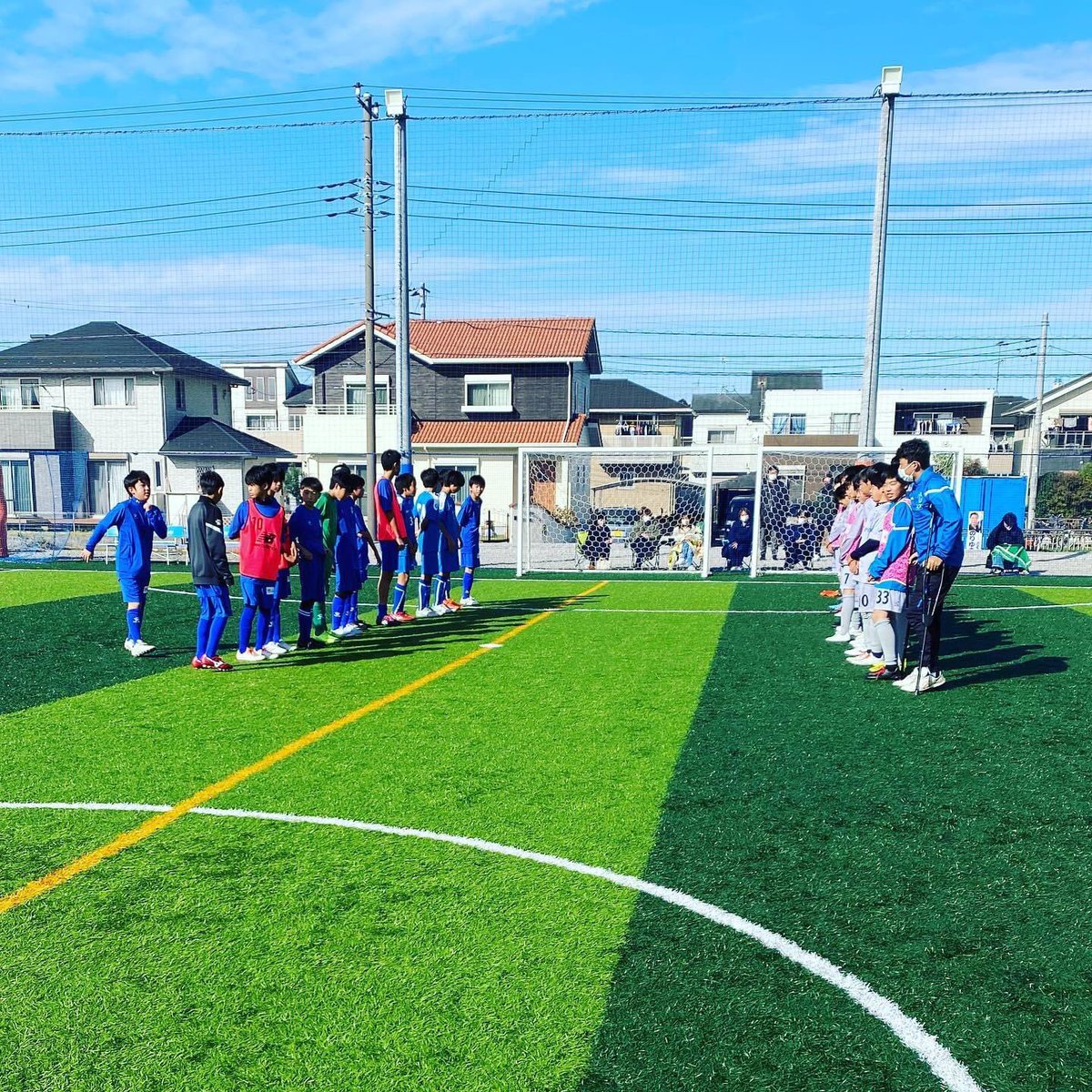 mindsfields's tweet photo. ♦︎♢MINDS CHIBA FC♢♦︎
12/4(日)
vs アトレチコ君津U13様
8人制のサッカーと個々のべースUPの取組みとして、初めてフットサルのTRMを行いました。感覚の違いに戸惑いながらも良い経験となりました。
アトレチコ君津様、審判、応援に駆け付けていただいた保護者の皆様、誠にありがとうございました https://t.co/9hM1H4wMTv