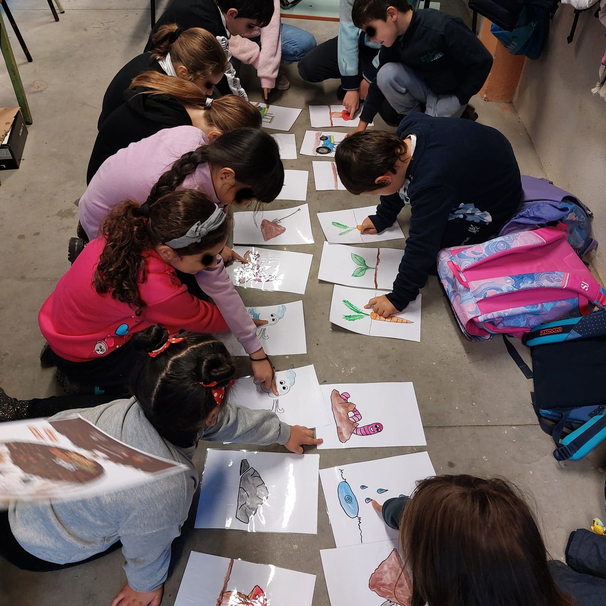 icram77's tweet photo. #WorldSoilDay @CnrStems
Learning how soil is fundamental and how to save it... with a game and experiment in the Meana di Susa primary school!
Imparare quanto il suolo è fondamentale e come proteggerlo... con un gioco ed un esperimento nella scuola elementare di Meana di Susa! https://t.co/mjDRHFVsHy