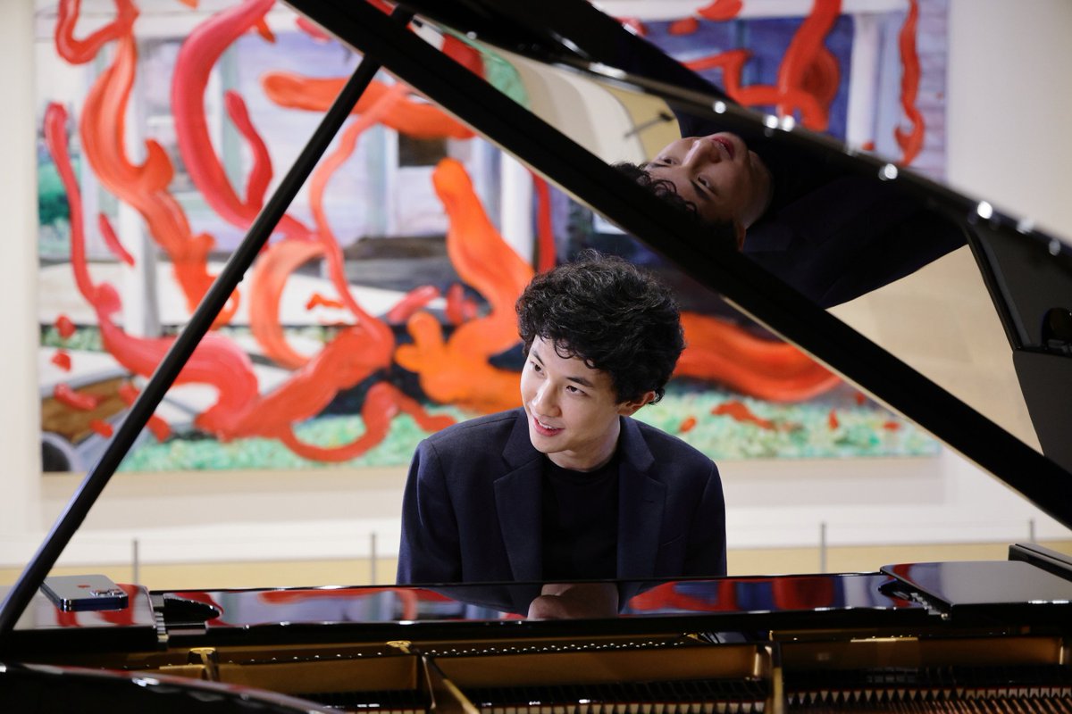 UChicagoHK's tweet photo. Canadian pianist Tony Siqi Yun delivered his passionate interpretation of Bach, Liszt, and Beethoven to the @UChicagoHK on Nov 25. It was a memorable evening for all!
#UChicago #MountDavis #Heritage #HeritageSite #LiveMusic #Recital #TonySiqiYun #Piano #Pianist #ClassicalMusic https://t.co/moHpYH3n4j